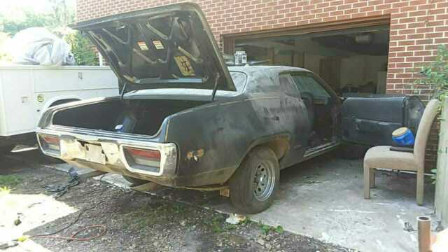 roadrunner big block 4 speed-triple black--no reserve auction this car will sell