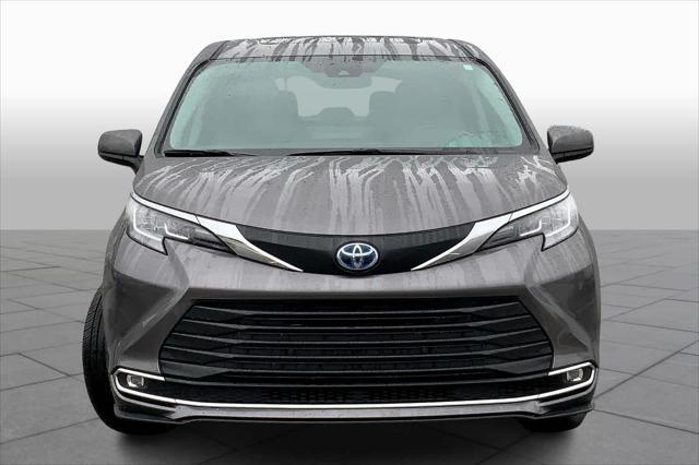 2023 toyota sienna xle 8 passenger
