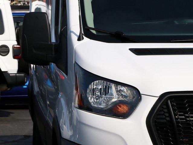 2022 ford transit-250 base