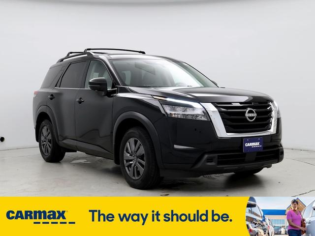 2023 nissan pathfinder sv