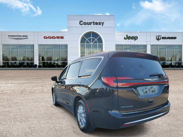 2022 chrysler pacifica touring l