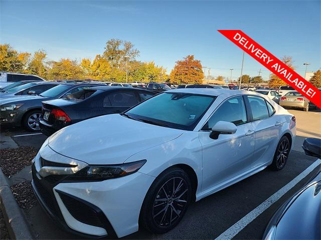 2022 toyota camry se