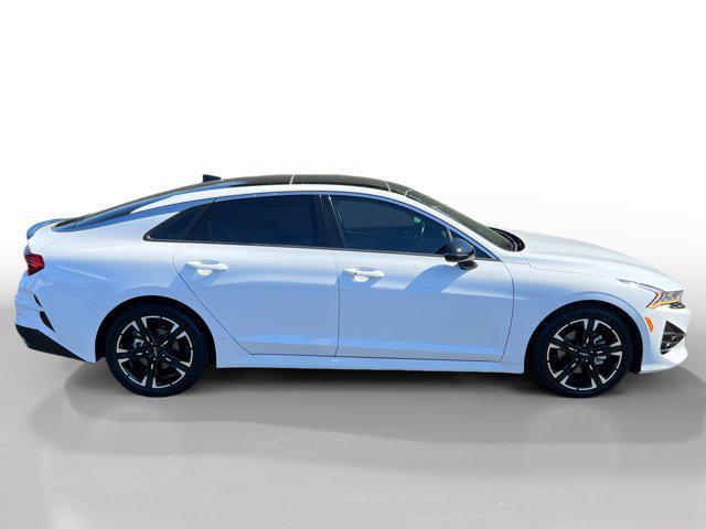2022 kia k5 gt-line