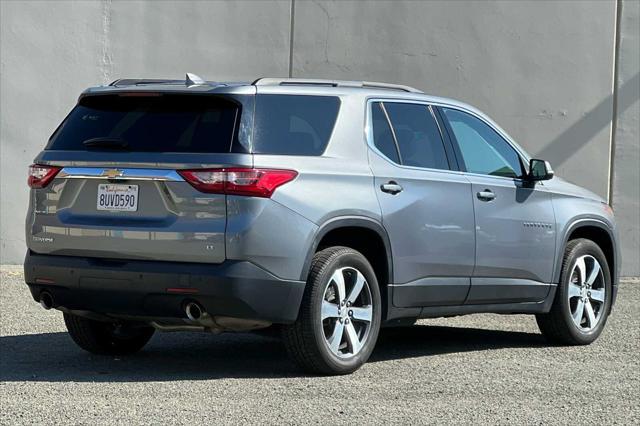 2021 chevrolet traverse lt leather
