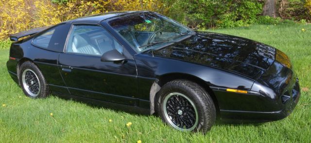 pontiac fiero gt 1988 5-speed v-6 leather black t-top 36,000 miles one owner
