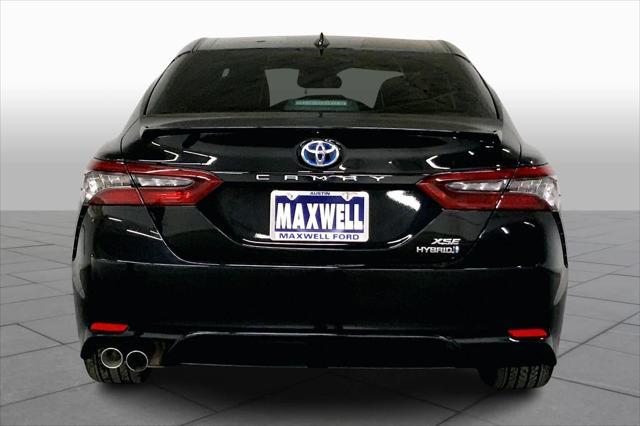2024 toyota camry hybrid se