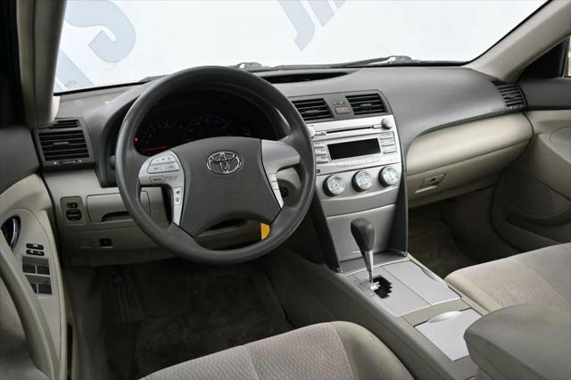 2010 toyota camry le