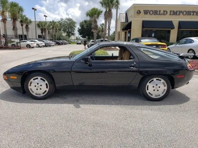 1988 porsche 928s 4 * msrp $71,506.00 * 5-speed -* world-wide shipping