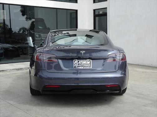 2022 tesla model s