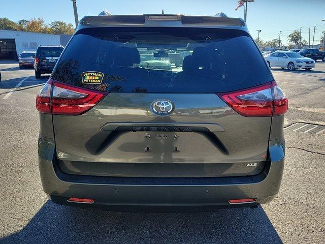 2020 toyota sienna xle