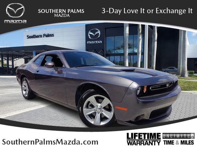 2021 dodge challenger sxt