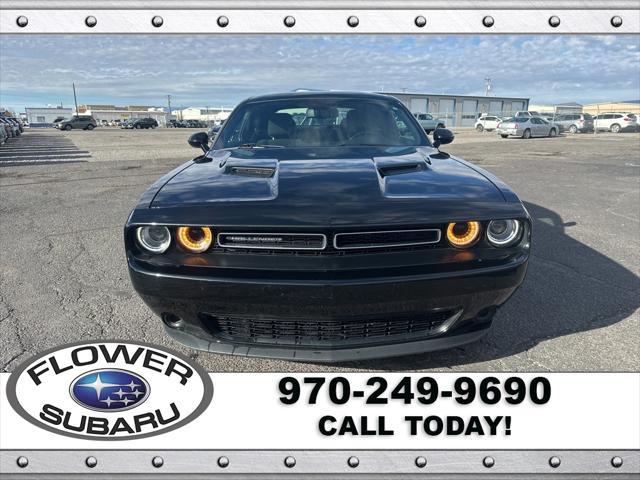 2022 dodge challenger sxt