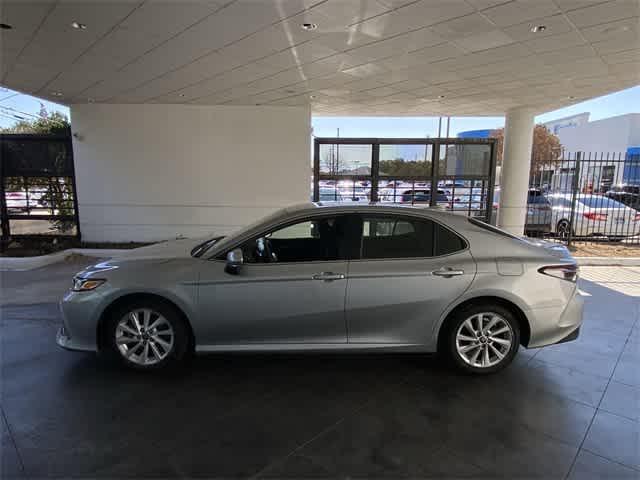 2023 toyota camry le
