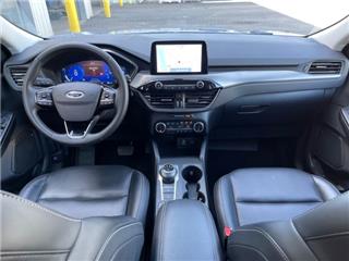 2022 Ford Escape titanium