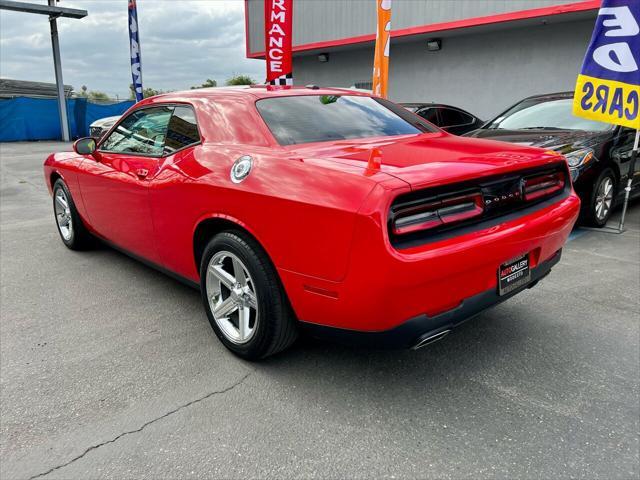 2016 dodge challenger sxt