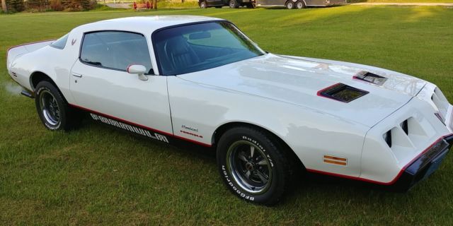 beautiful 1981 pontiac firebird formula low miles white coupe 350 v8 4 speed