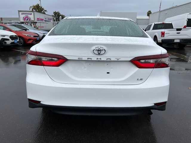 2023 toyota camry le