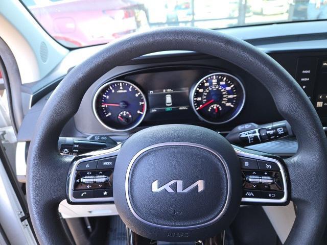 2024 kia carnival lx