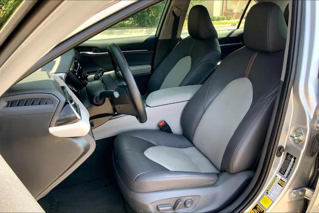 2020 toyota camry hybrid xle