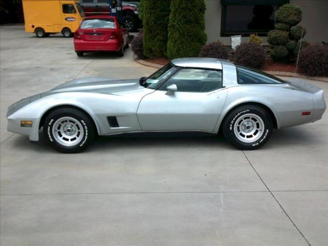 1980 corvette -clean -runs excellent!