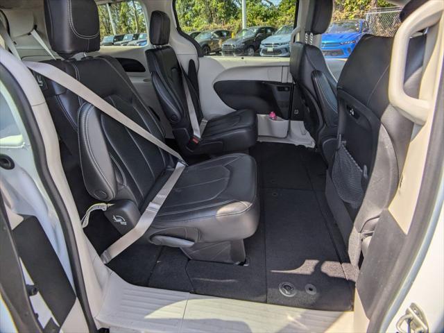 2022 chrysler pacifica touring l