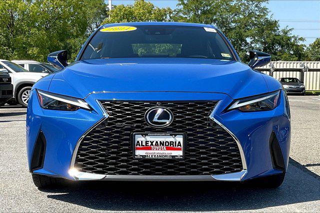 2021 lexus is 300 base