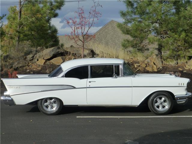 beautiful 1957 chevrolet bel air 2 door hardtop fuel injected 350 v8, 700r4 auto
