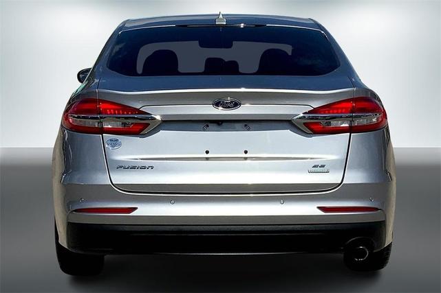 2020 ford fusion se