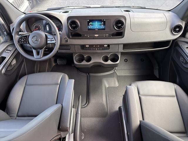 2023 mercedes-benz sprinter 2500 standard roof
