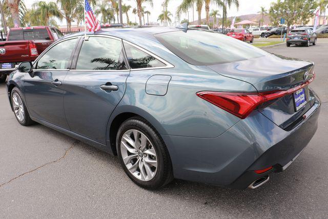 2022 toyota avalon xle