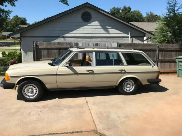 1985 mercedes 300td turbo diesel wagon 3rd row seat great condition