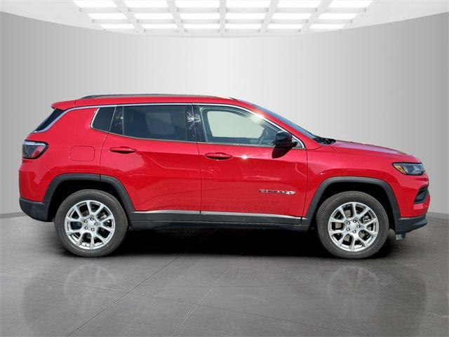 2023 jeep compass latitude lux