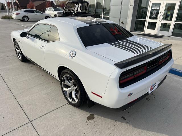 2016 dodge challenger sxt