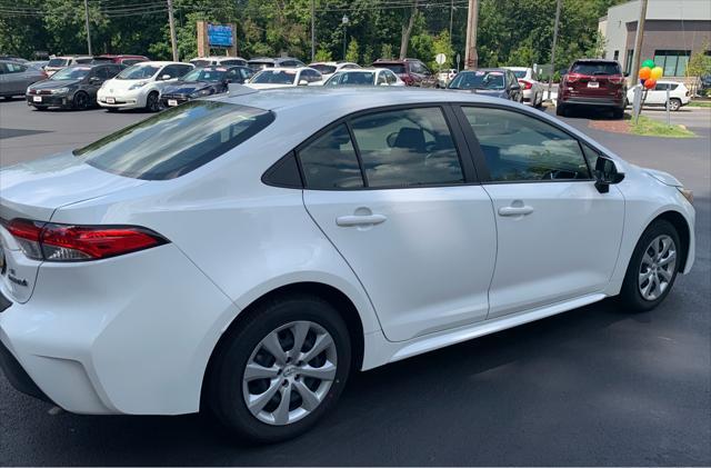 2024 toyota corolla hybrid le