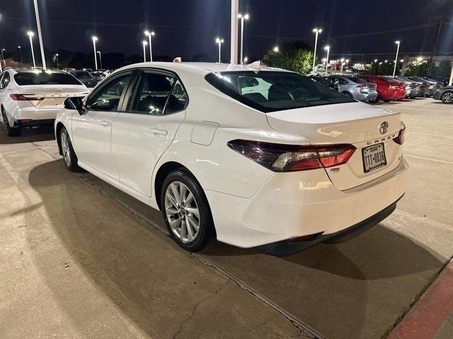 2023 toyota camry le