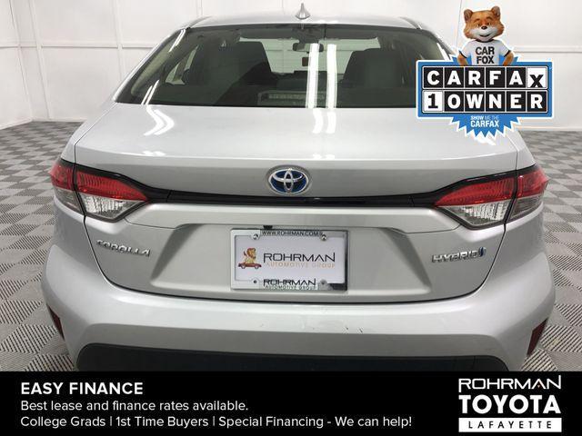 2022 toyota corolla hybrid le