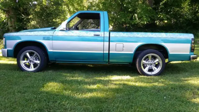 1988 gmc s15 v8 restored ,custom built,street rod,pro street,all stock,daily dr