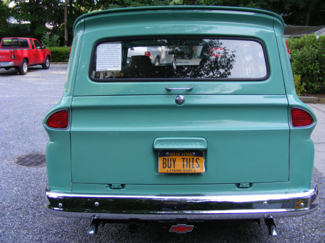1962 chevy 2 dr. suburban.. v8 tow pkg. excellent body and interior