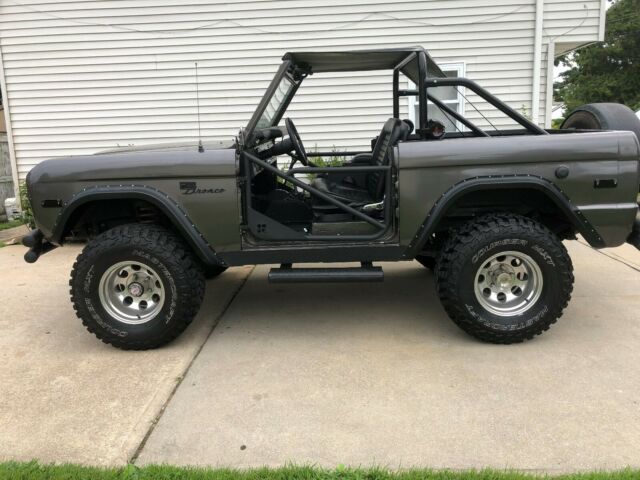 302 v8 1971 ford bronco, 3 speed manual