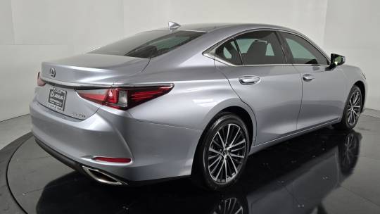 2025 Lexus ES