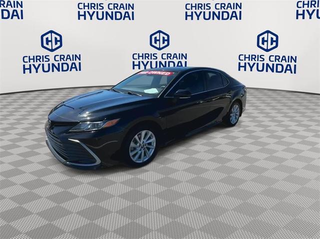 2021 toyota camry le