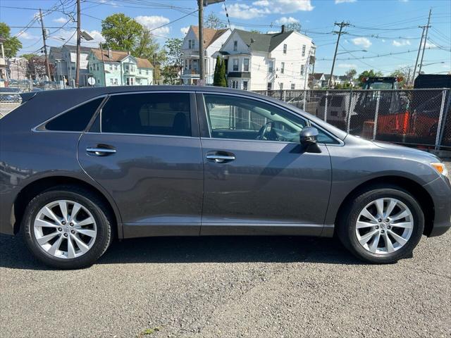 2013 toyota venza le