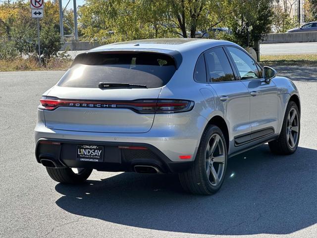 2022 porsche macan base