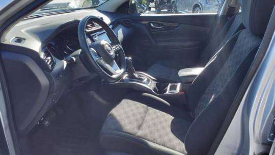 2021 Nissan sv
