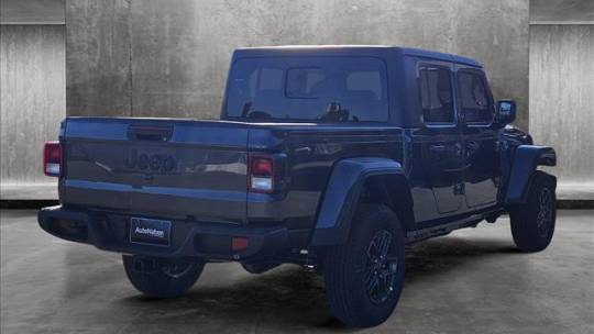 2024 Jeep Gladiator