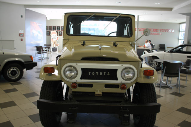 1969 toyota fj40 *** beautiful condition, runs awesome , restored