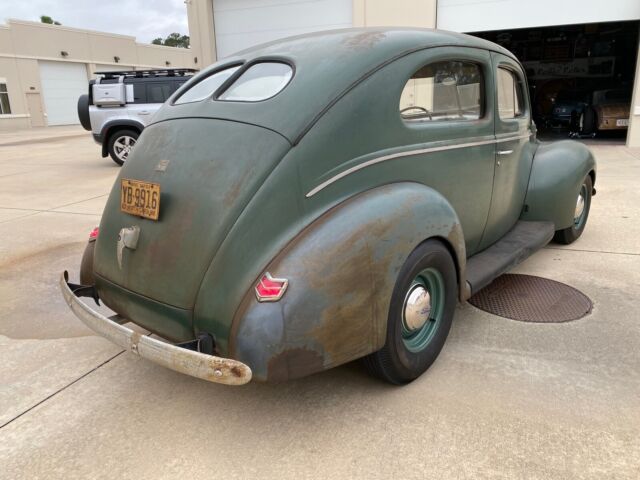1940 ford deluxe sedan green rwd manual deluxe
