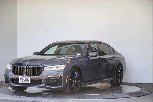 2022 bmw 740