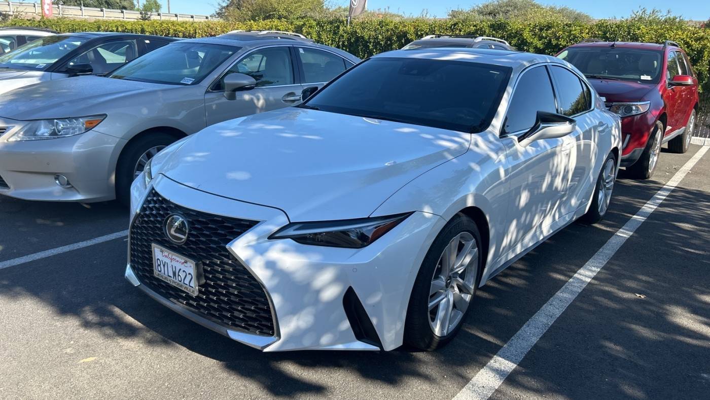 2021 lexus is 300 base