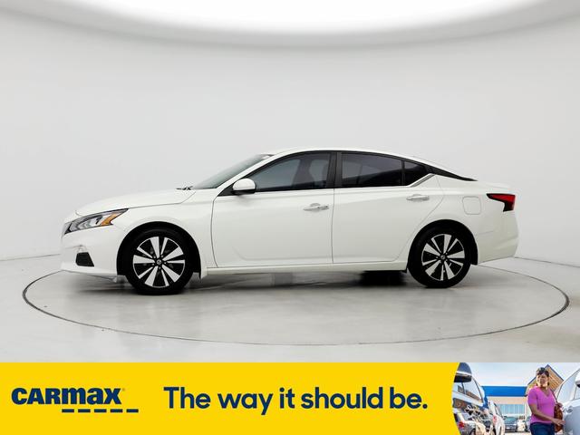 2022 nissan altima sv
